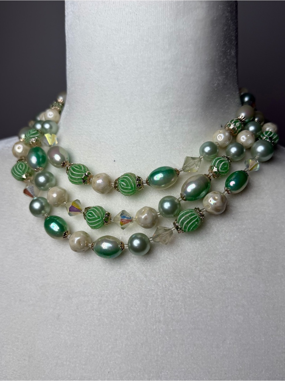 Stunning Vintage 3 Layer Necklace Mermaid Seafoam Green 50s Beads 1960s 60s